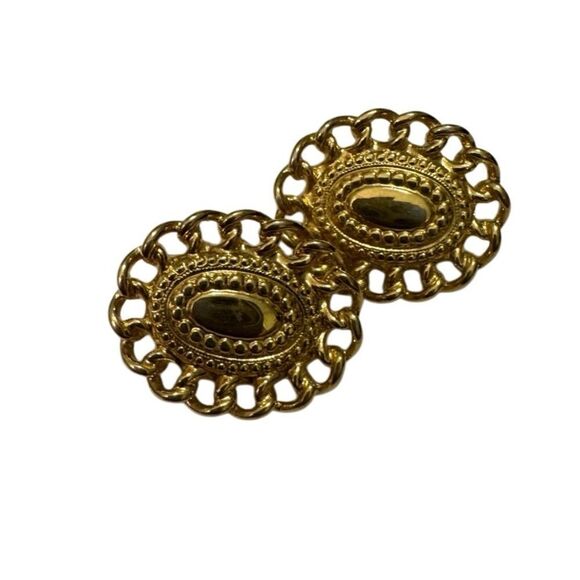 Sarah Coventry Gold Toned Oval Ornate Clip On Earrings - Picture 1 of 7